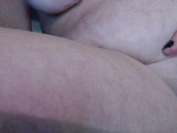 April_XO webcam model stream image