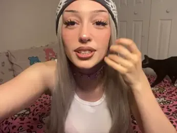 strwbrrymilk webcam model stream image