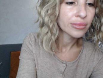 NoraSweet webcam model stream image