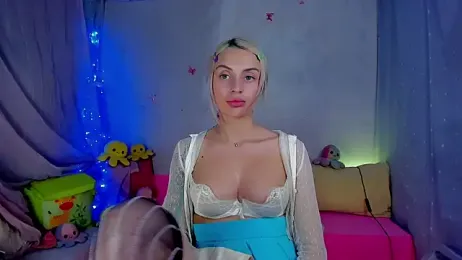 YourLizzyDoll webcam model stream image