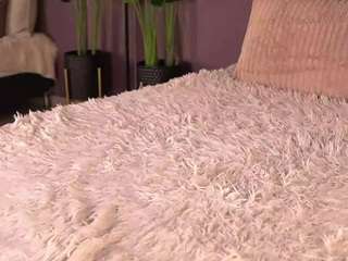 izzywild webcam model stream image