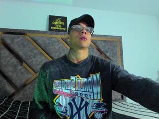 Dany Trevor webcam flirt4free model stream image