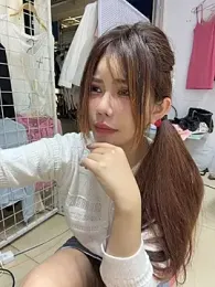 Selenaaaaa- webcam model stream image