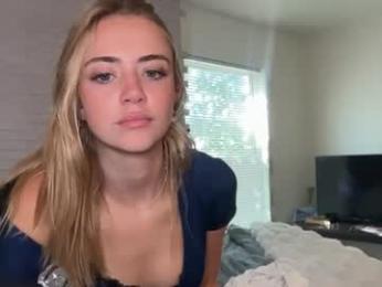 honeyyy95 webcam chaturbate model stream image