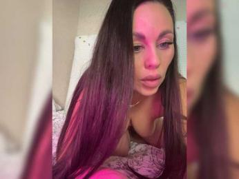 -Hennessy- webcam model stream image