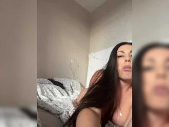 -Hennessy- webcam bongacams model stream image