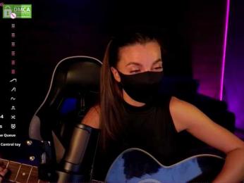 AliceFoXy webcam model stream image