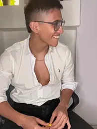 SalvadorFit webcam model stream image