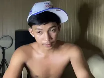 YourcumBoy77 webcam model stream image