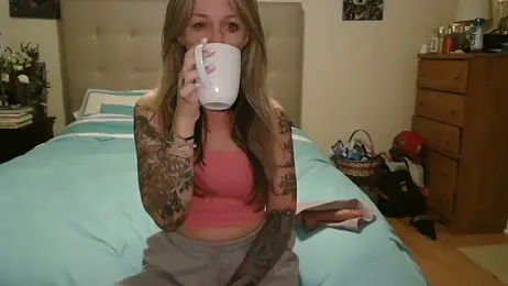 Heyitsmee33 webcam model stream image