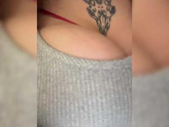 LittleDelora webcam bongacams model stream image