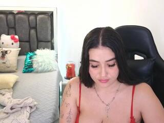 Lola Dove webcam model stream image