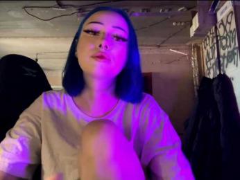 AnnieTouch webcam model stream image