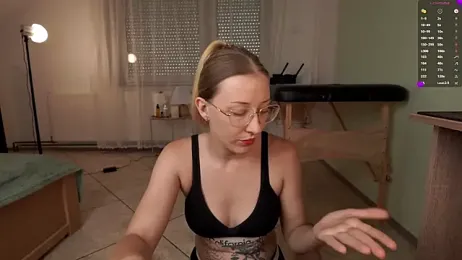 foxeslovefoxes webcam stripchat model stream image