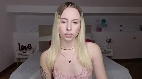 Bella_crazyy webcam model stream image