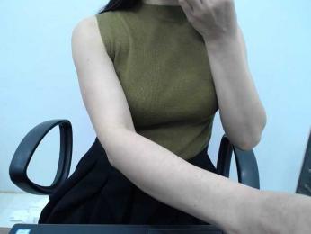 Lady-Young webcam model stream image
