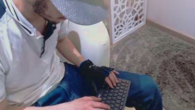 kreyko_ webcam model stream image