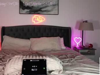 ari_lovexo webcam chaturbate model stream image
