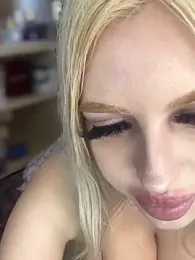 Steffi_Snowbunny webcam stripchat model stream image