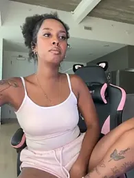 Your_Paris webcam stripchat model stream image