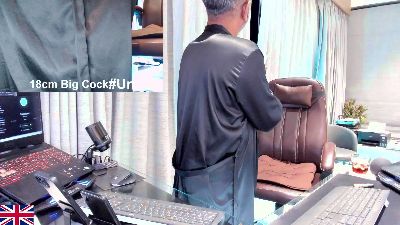 OnlineBossUK webcam model stream image