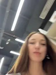 DollyTall webcam model stream image