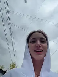 DollyTall webcam model stream image