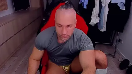 MarisMuscle webcam stripchat model stream image