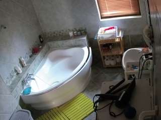 voyeurcam-julmodels-bath-1st-2 webcam model stream image
