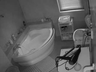 voyeurcam-julmodels-bath-1st-2 webcam model stream image