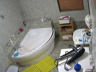 voyeurcam-julmodels-bath-1st-2 webcam model stream image