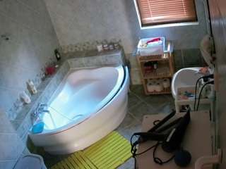 voyeurcam-julmodels-bath-1st-2 webcam model stream image
