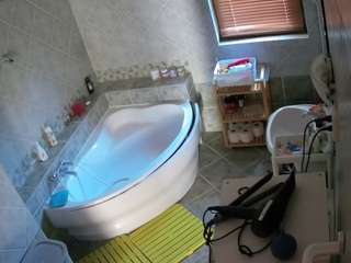 voyeurcam-julmodels-bath-1st-2 webcam model stream image