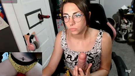 KierBearKisses webcam model stream image