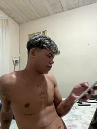 Uchihaxxx webcam stripchat model stream image