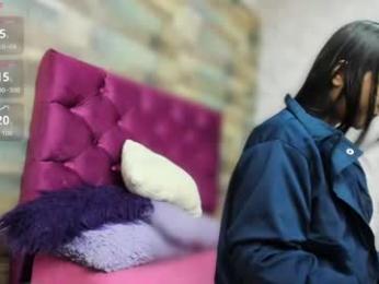 litlenessa_ webcam model stream image