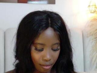 Nia Williams webcam model stream image