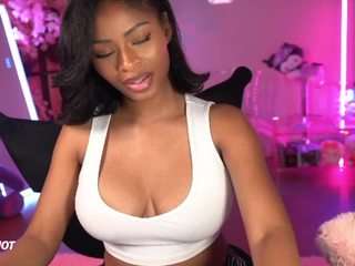 lovenzia webcam model stream image