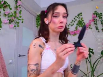 breeding_material chaturbate stream image, 08.09.2025 15:00