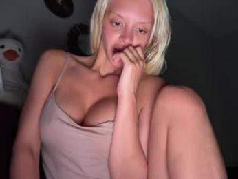 lesi_moonie chaturbate stream image, 14.09.2025 01:10
