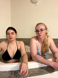 EllyNora stripchat stream image, 04.10.2025 17:40