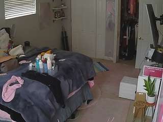 voyeurcam-house-charleys-room camsoda stream image