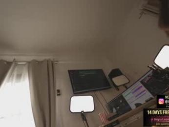 hannahjames710 chaturbate stream image