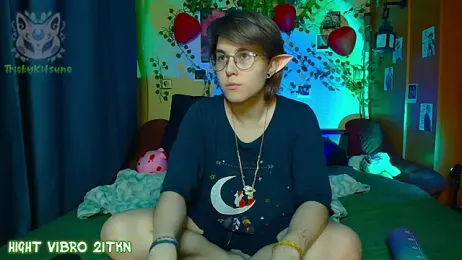 TrickyKitsune stripchat stream image