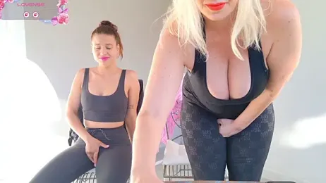 TUNDEROSE1 stripchat stream image, 26.05.2026 04:10