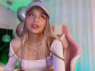 sofly-s camsoda stream image, 02.04.2025 12:00