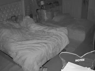 voyeurcam-house-charleys-room camsoda stream image