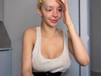 lesi_moonie chaturbate stream image, 15.05.2025 04:20